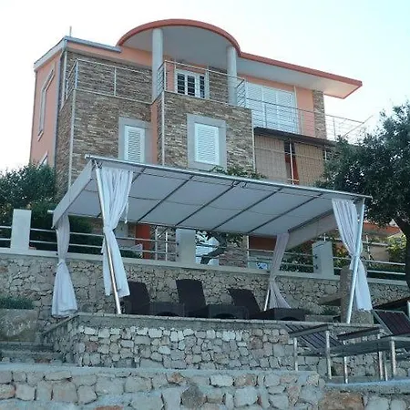 Martina 公寓 Ražanj